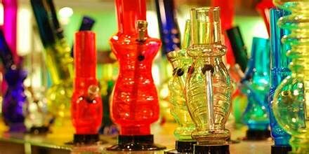The Ultimate Guide to Glass Bongs: Everything You Need to Know